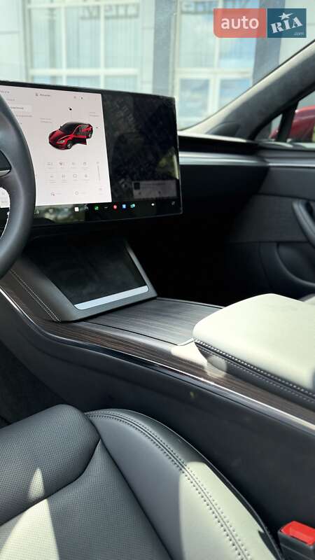 Лифтбек Tesla Model S 2023 в Днепре
