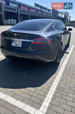 Лифтбек Tesla Model S 2017 в 