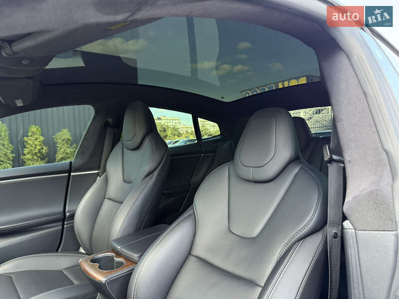 Лифтбек Tesla Model S 2018 в Киеве