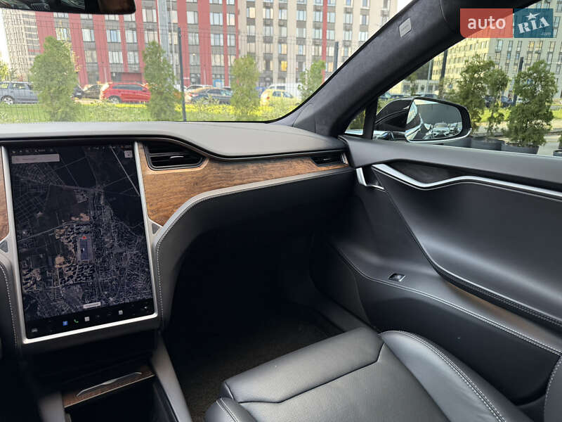 Лифтбек Tesla Model S 2018 в Киеве