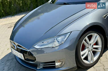 Лифтбек Tesla Model S 2013 в 