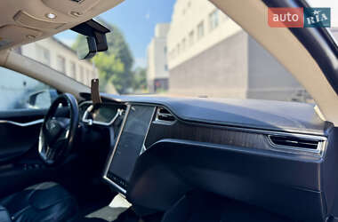 Лифтбек Tesla Model S 2013 в 