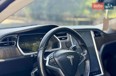 Лифтбек Tesla Model S 2013 в 