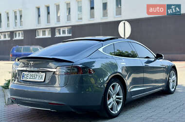 Лифтбек Tesla Model S 2013 в 