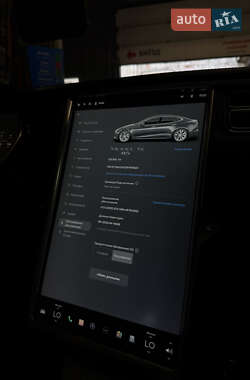 Лифтбек Tesla Model S 2013 в 