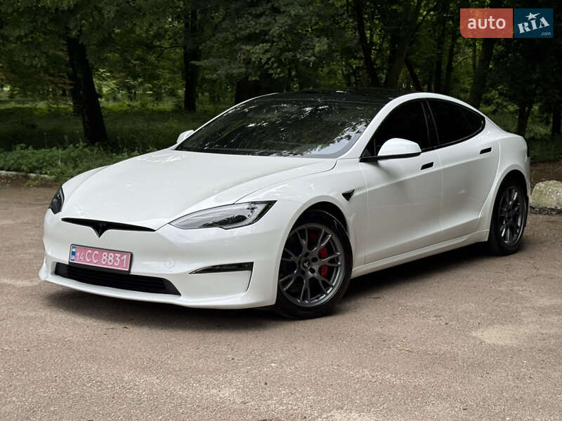 Лифтбек Tesla Model S 2023 в Львове