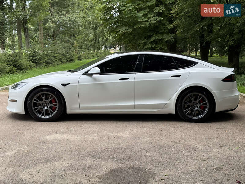 Лифтбек Tesla Model S 2023 в Львове