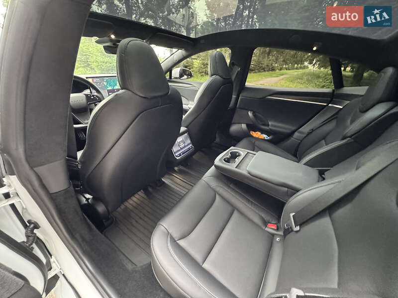 Лифтбек Tesla Model S 2023 в Львове