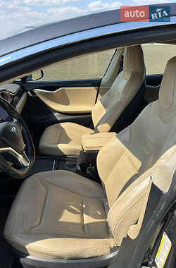 Лифтбек Tesla Model S 2016 в 