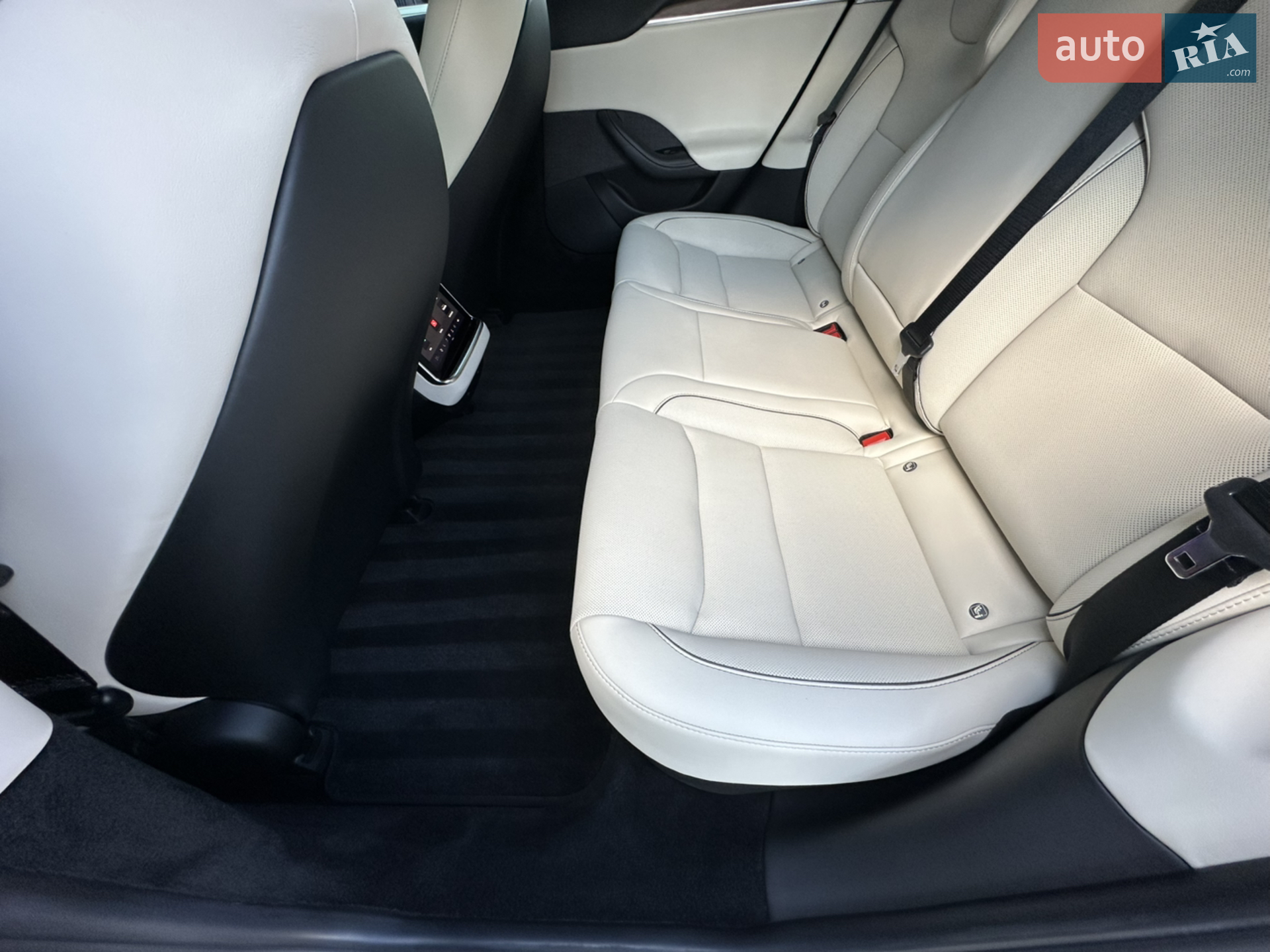 2021 Tesla Model S - мініатюра 17