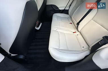 Лифтбек Tesla Model S 2021 в 