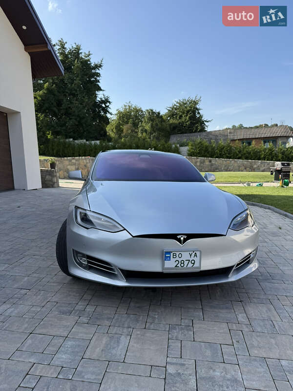 Лифтбек Tesla Model S 2017 в Тернополе