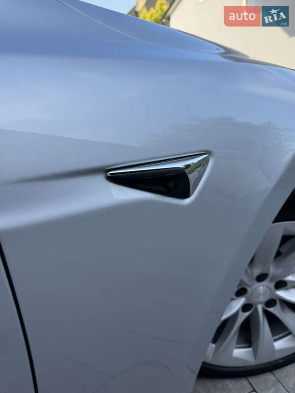 Лифтбек Tesla Model S 2017 в Тернополе