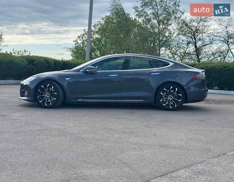 Лифтбек Tesla Model S 2016 в Каменском