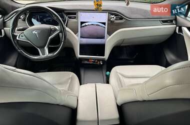 Лифтбек Tesla Model S 2016 в 