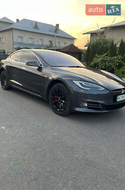 Лифтбек Tesla Model S 2016 в 