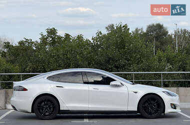 Лифтбек Tesla Model S 2014 в 