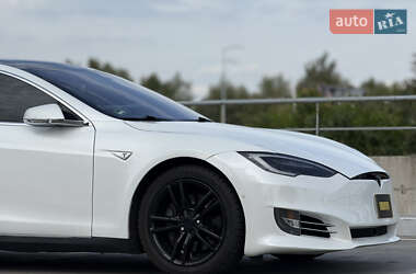Лифтбек Tesla Model S 2014 в 