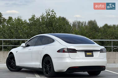 Лифтбек Tesla Model S 2014 в 