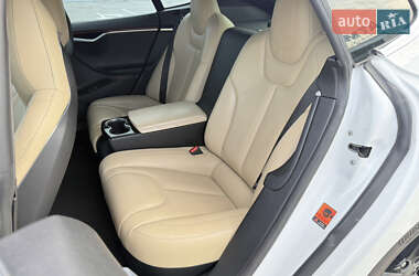 Лифтбек Tesla Model S 2014 в 