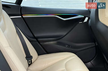 Лифтбек Tesla Model S 2014 в 