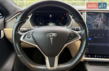 Лифтбек Tesla Model S 2014 в 