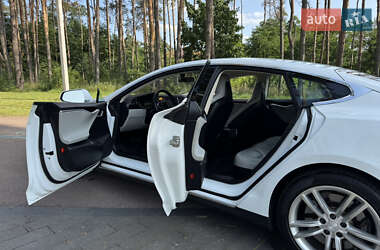 Лифтбек Tesla Model S 2014 в 