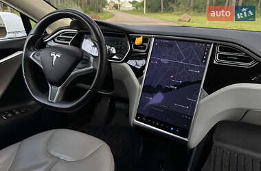 Лифтбек Tesla Model S 2014 в 