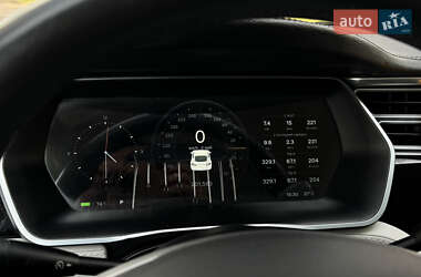 Лифтбек Tesla Model S 2014 в 