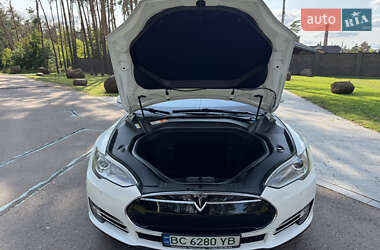 Лифтбек Tesla Model S 2014 в 