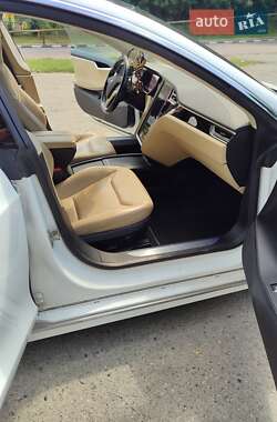 Лифтбек Tesla Model S 2016 в 