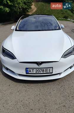Лифтбек Tesla Model S 2016 в 