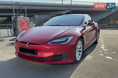 Лифтбек Tesla Model S 2017 в Киеве