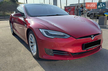 Лифтбек Tesla Model S 2017 в 