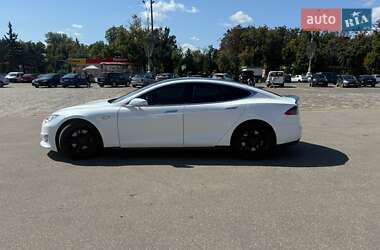 Ліфтбек Tesla Model S 2015 в 