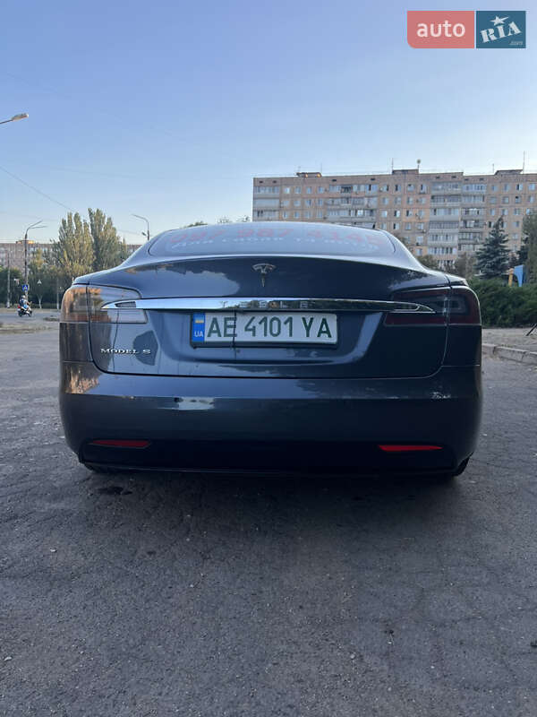 Лифтбек Tesla Model S 2017 в Кривом Роге