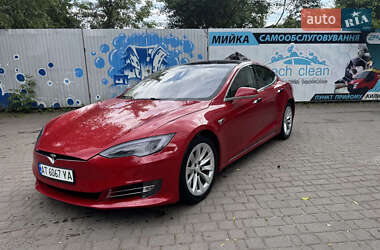 Лифтбек Tesla Model S 2017 в 