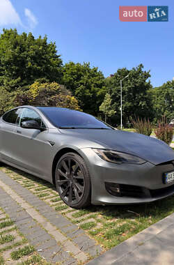 Лифтбек Tesla Model S 2018 в 