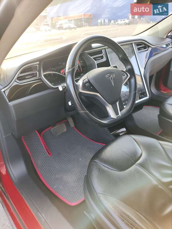 Лифтбек Tesla Model S 2014 в Мукачево