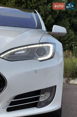 Лифтбек Tesla Model S 2014 в 