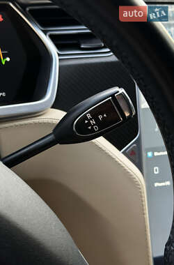 Лифтбек Tesla Model S 2014 в 