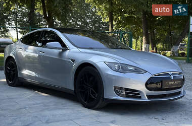 Лифтбек Tesla Model S 2014 в 