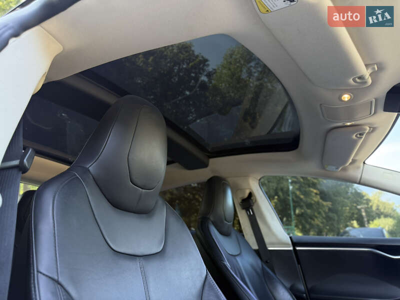 Лифтбек Tesla Model S 2014 в Ивано-Франковске