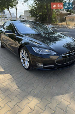 Лифтбек Tesla Model S 2015 в 