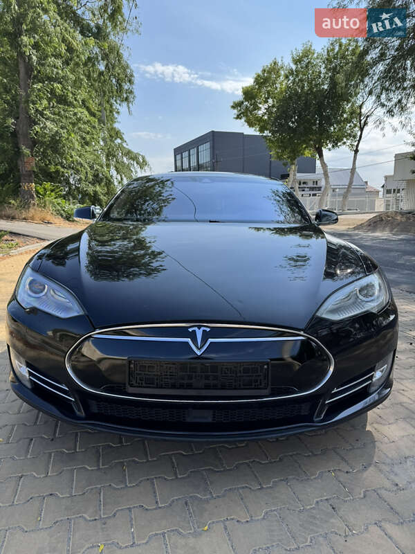 Лифтбек Tesla Model S 2015 в Одессе
