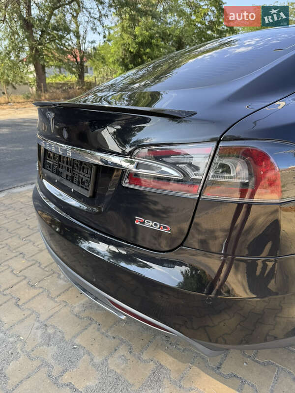 Лифтбек Tesla Model S 2015 в Одессе