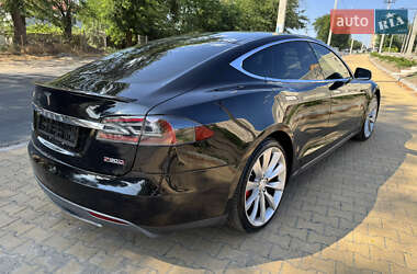 Лифтбек Tesla Model S 2015 в 