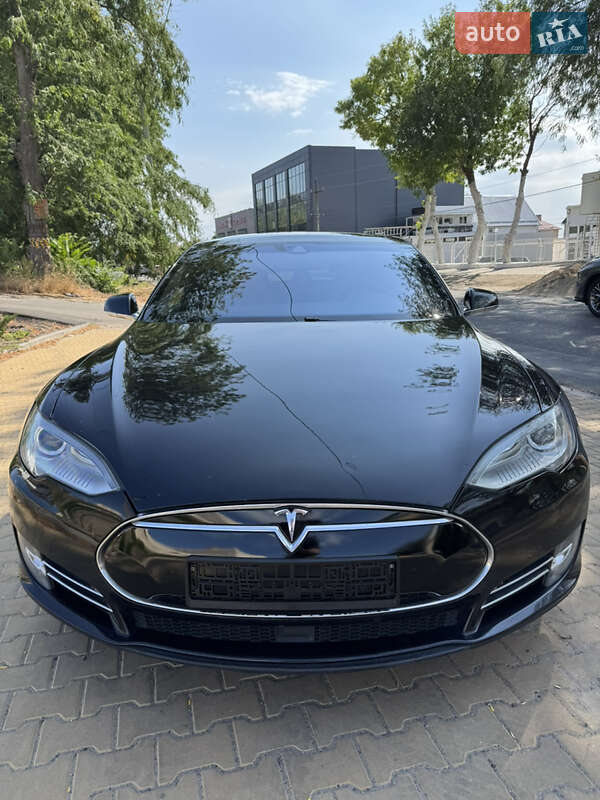 Лифтбек Tesla Model S 2015 в Одессе