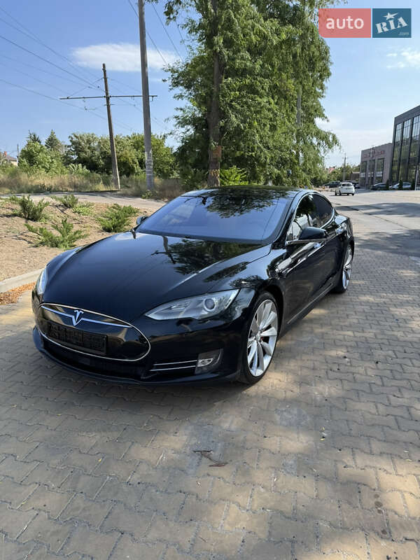 Лифтбек Tesla Model S 2015 в Одессе