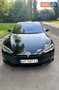 Лифтбек Tesla Model S 2018 в 